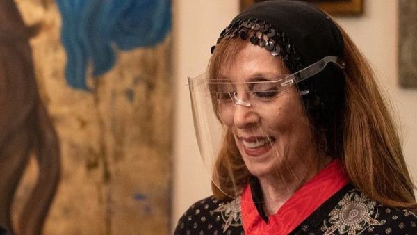 Unseen Photo of Fairuz When Emmanuel Macron Visited Her