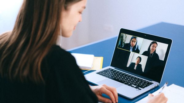 8 نصائح هامة للنجاح في العمل من المنزل