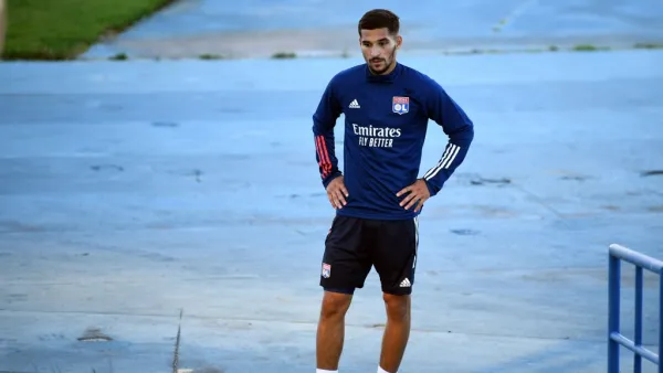  The Brazilian was asked about the Ligue 1 team's star midfielder and claimed the Spanish coach was interested (Photo: AFP)