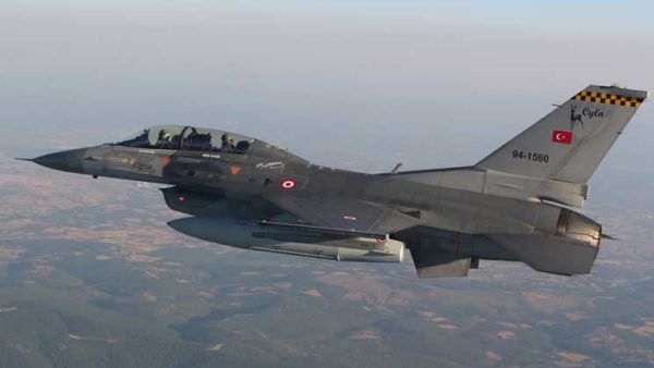 حلق أكار بطائرة مقاتلة من طراز “إف-16” فوق بحر إيجه، مارا فوق مضيق “جناق قلعة” 