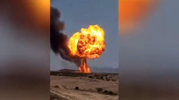 وثق ناشطون لحظات انفجار المحطة القريبة من مصنع باتيس للأسمنت