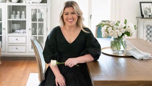 Clarkson will return as a coach in The Voice Season 19.