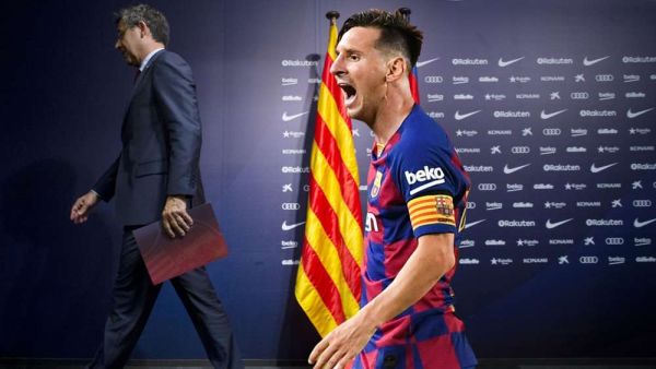 هل سيبقى ميسي في برشلونة؟