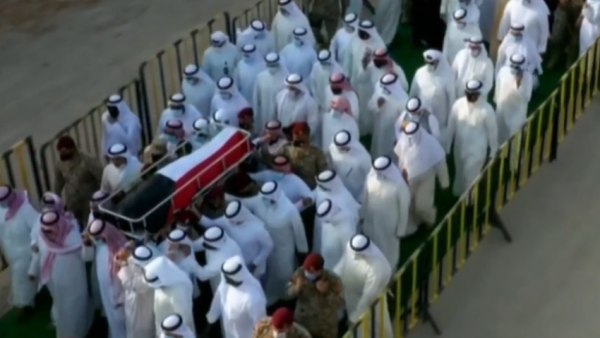 جنازة أمير الكويت الراحل اقتصرت على الأقارب فقط