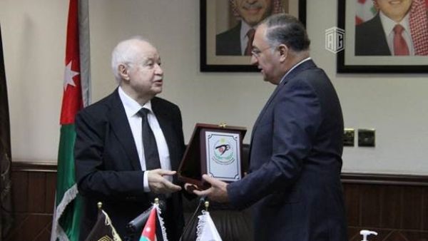 مذكرة تعاون بين "النزاهة ومكافحة الفساد" وملتقى طلال أبوغزاله
