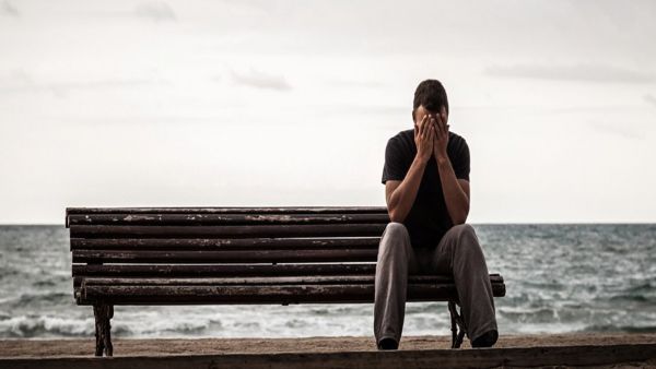 يبدو الأشخاص الذين لديهم العديد من الأصدقاء أكثر جاذبية يبدو الأشخاص الذين لديهم العديد من الأصدقاء أكثر جاذبية