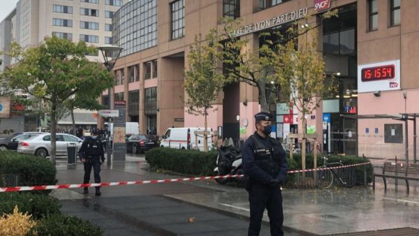 تم القبض على شخص واحد، وإخلاء المحطة من المواطنين والعاملين فيها