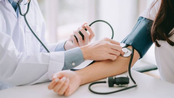 ضرورة التقليل من  أكل الحلويات والمخبوزات التي تحتوي علي البيكنج صودا و بودر