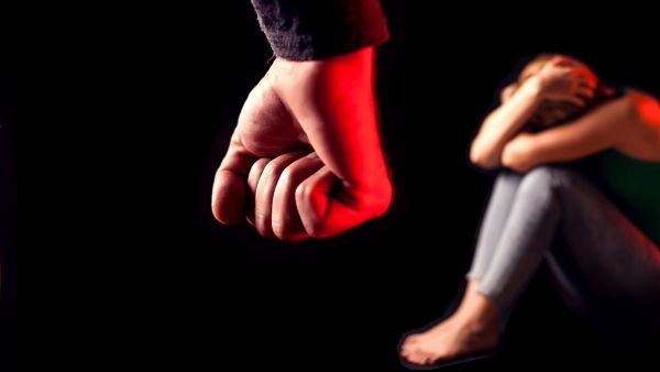 For a whole year, Maryam stayed silent about the physical and verbal abuse inflicted on her by her husband, out of fear of society’s judgement and the stigma surrounding divorcees.