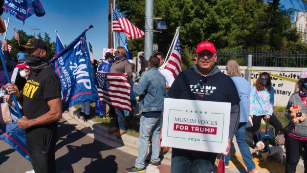 Video: 'Muslim Voices for Trump' Reciting Quran Near Hospital, Wishing Trump a Speedy Recovery