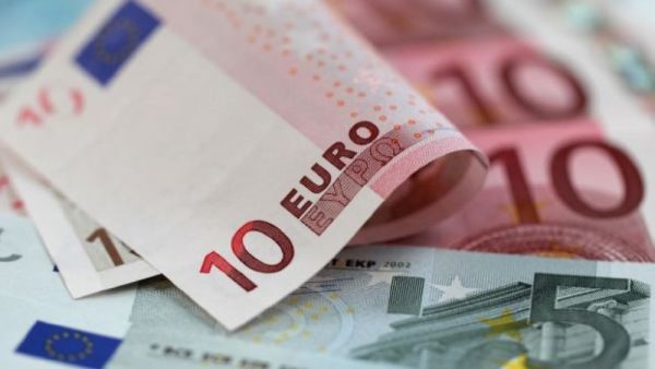 قصة الأموال المنهوبة تعود إلى عام 2017