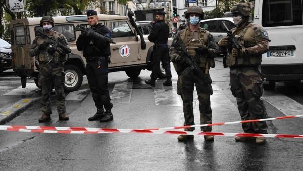 The suspect of beheading a French teacher was 18 years old and of Chechen origin (Twitter)