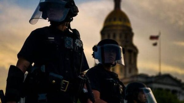 عناصر من الشرطة الأمريكية