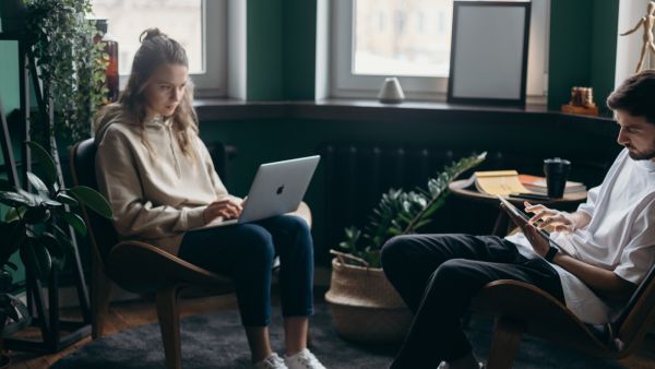 4 عادات سامة في العلاقات العاطفية