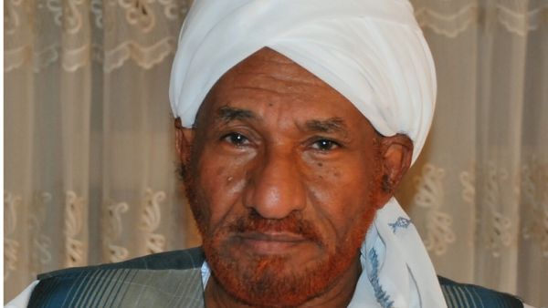 رئيس حزب الأمة القومي بالسودان الصادق المهدي