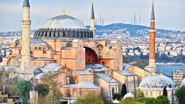 Hagia Sophia Grand Mosqu  (Shutterstock)	