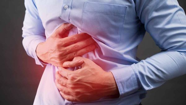 عراض القولون تظهر بوضوح على الجسم، وتشي بأنه لا يعمل بطريقة جيدة، ما