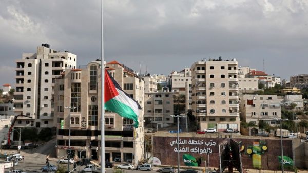 According to the Palestinian presidency, Erekat, a lung transplant recipient who suffered from pulmonary fibrosis, "died at Hadassah Hospital" in Jerusalem, where he had been hospitalised since October 18. HAZEM BADER / AFP