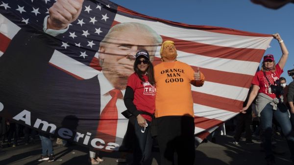 Supporters of US President Donald Trump rally at the US Supreme Court in Washington, DC, on November 14, 2020. ANDREW CABALLERO-REYNOLDS / AFP