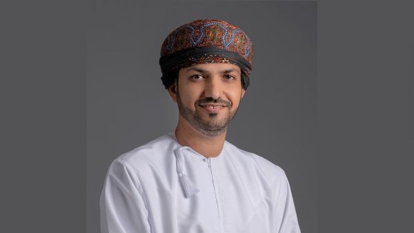 سلطان بن أحمد الوهيبي، الرئيس التنفيذي لوحدة الأعمال التجارية ومبيعات الجملة لدى Ooredoo Ooredoo تزود عدد من مدارس السلطنة بإنترنت سريع من خلال باقات الإنترنت عبر الأقمار الصناعية