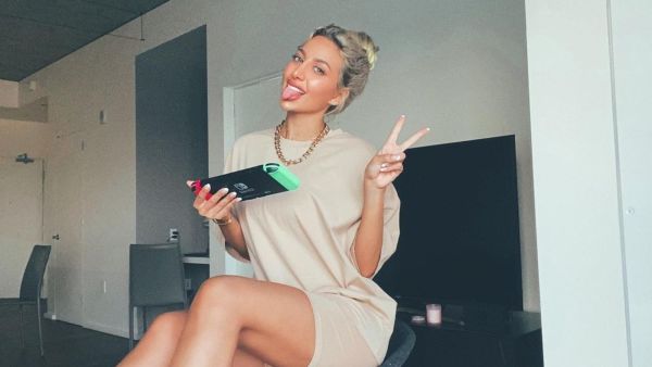 Yallah Shake That Belly! Saudi Model Roz Professionally Belly-Dances With a Cup of Water on Her Head (Video)