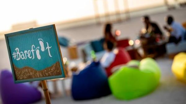 The white sands of this boutique resort are transformed into an island-inspired brunch destination every Friday from 1pm to 4pm where guests can experience a world of exquisite flavors through award winning locally inspired cuisine and carefully curated beverages. Celebrate Al Fresco Season in Style and Sample the Relaunched ‘Barefoot Brunch’ at the Ritz-Carlton Ras Al Khaimah, Al Hamra Beach
