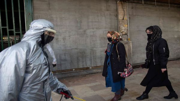 إيران تعيش الموجة الثالثة من الوباء