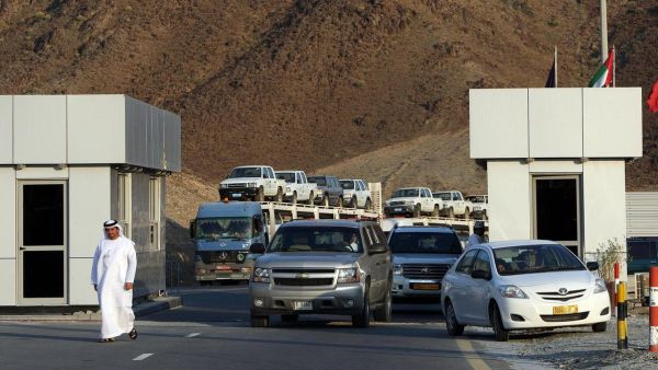 اعلنت سلطنة عمان نيتها إغلاق حدودها البرية والجوية والبحرية