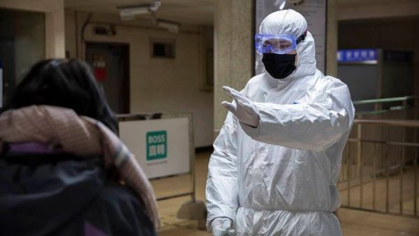 أمريكا تخطط للبدء في تطعيم مواطنيها مع ارتفاع وفيات كورونا مجددا