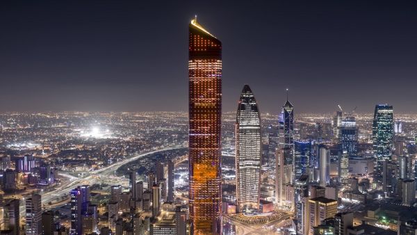 برج الحمراء للأعمال يكتسي باللون البرتقالي دعماً لمبادرة الأمم المتحدة مساندة لحملة Orange the World للقضاء على العنف ضد المرأة