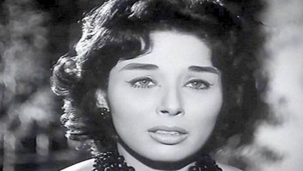لبنى عبد العزيز