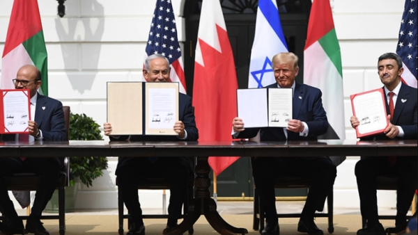 President Trump is poised to win an unlikely diplomatic coup by bringing the UAE and Bahrain into normalised diplomatic relations with Israel after Palestinians rejected the Trump administration's proposed peace deal [Saul Loeb/AFP]