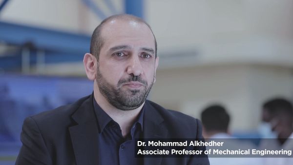دكتور محمد الخضر طلبة الهندسة الميكانيكية في جامعة أبوظبي يفوزون في النسخة الـ15 من مسابقة "تحدي الحديد"