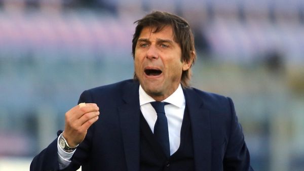 كونتي يحاول إسكات منتقديه