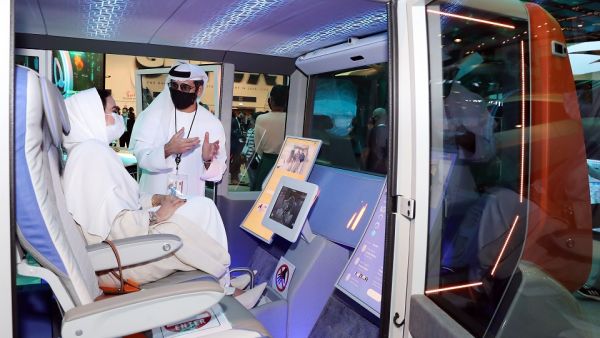خلال الحدث "اتصالات" تعرض الحلول المستقبلية في قطاع النقل والتجزئة الذكية