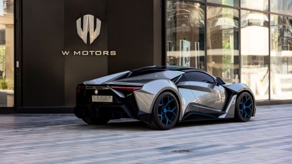 سحوبات مهرجان دبي للتسوّق تقدّم فرصة للفوز بسيارة رياضية خارقة FENYR SUPERSPORT من دبليو موتورز