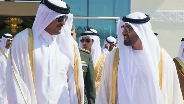 الإمارات تعلن إعادة فتح كافة المنافذ البرية والبحرية والجوية مع قطر اعتبارا من الغد