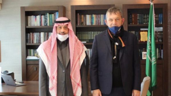 استقبل سفير المملكة العربية السعودية لدى الأردن نايف بن بندر السديري المفوض العام لـ"الأونروا" فيليب لازاريني .