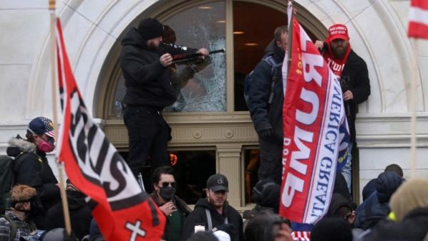 الولايات المتحدة.. اعتقال مفوض نيو مكسيكو على خلفية اقتحام الكابيتول