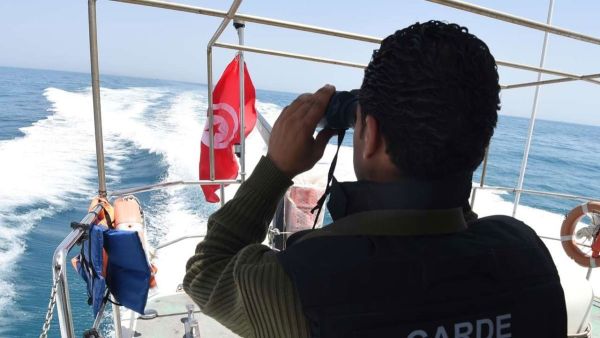 تونس تحتجز مركبي صيد مصريين في مياهها الإقليمية