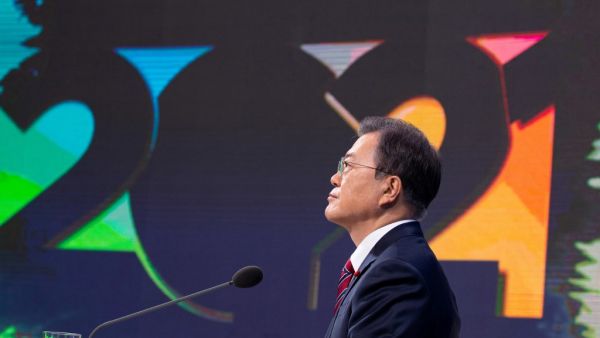 South Korean President Moon Jae-in speaks during an on line New Year press conference with local and foreign journalists at the Presidential Blue House in Seoul on January 18, 2021. JEON HEON-KYUN / POOL / AFP