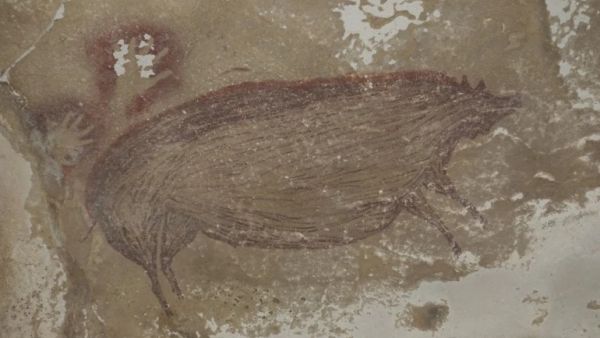The finding provides the earliest evidence of human settlement in the island of Sulawesi [File: Maxime Aubert/Griffith University via AFP]