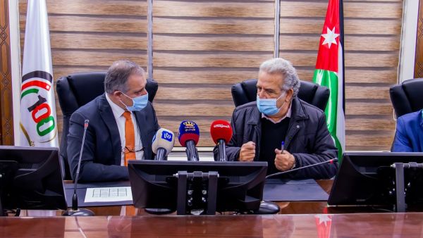 "مختبرات مدلاب" توفر عدة فرص عمل  ضمن اتفاقيتها مع وزارة العمل