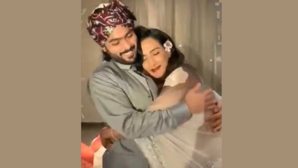 Love Knows No Bounds! Saudi Billionaire Businesswoman Reportedly Marries Her Pakistani Driver (Video)