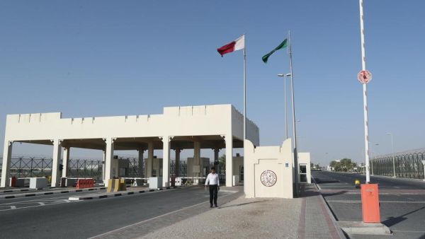  معبر أبو سمرة الذي يبعد نحو 120 كيلومتر عن العاصمة الدوحة، استأنف عمله قرابة الساعة 7 ت غ.