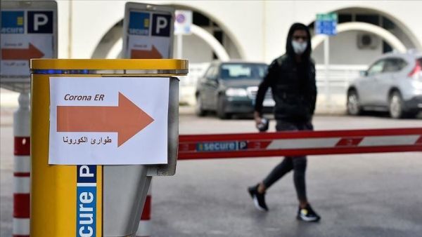 المصابون بكورونا يتكدسون داخل أروقة المستشفيات حيث لا سرير لهم