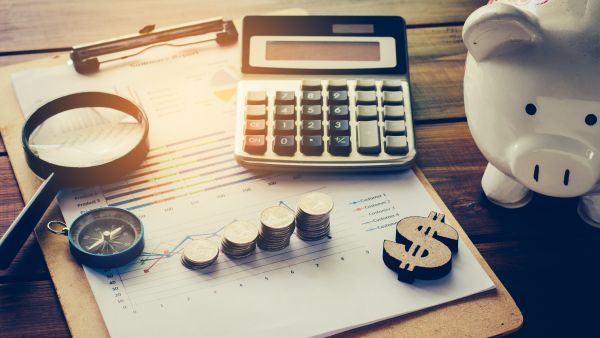 3 Practical Tips to Help You Achieve Your New Year Financial Resolutions