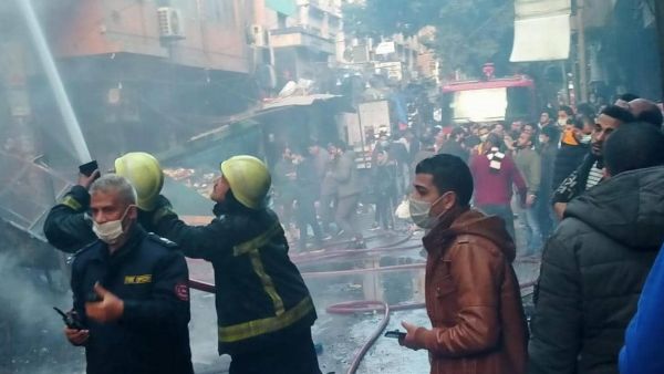 حريق كبير التهم 20 محلا تجاريا ليل الجمعة السبت، في منطقة التوفيقية