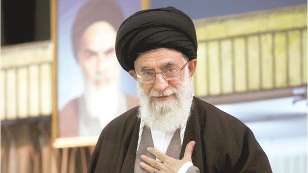 المرشد الاعلى للثورة الإيرانية علي خامنئي