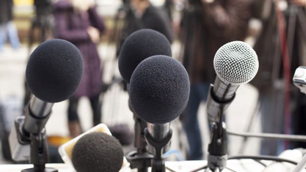 هذه الهجمات قد دفعت العديد من الإعلاميين إلى فرض رقابة ذاتية على أنفسهم